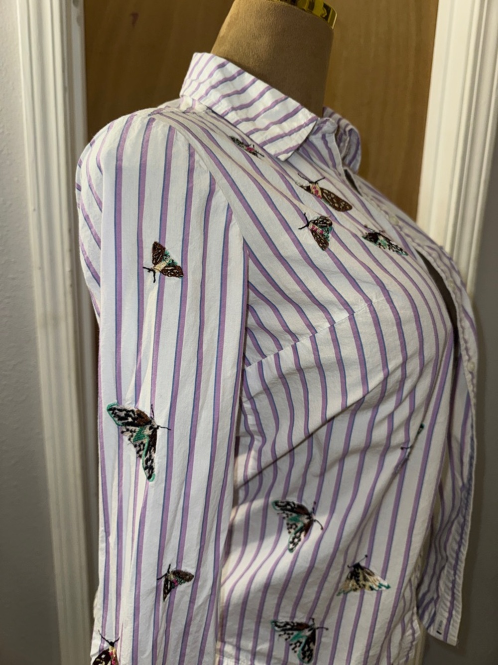 ANTHROPOLOGIE MAEVE Butterfly Embroidered Button Down Stripe Shirt, relaxed XS - Picture 5 of 13